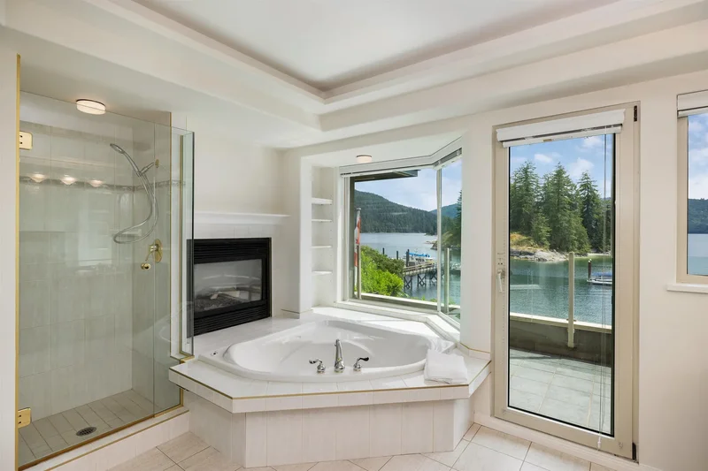 4625 Strathcona Road, North Vancouver, British Columbia, Canada. - Photo 27