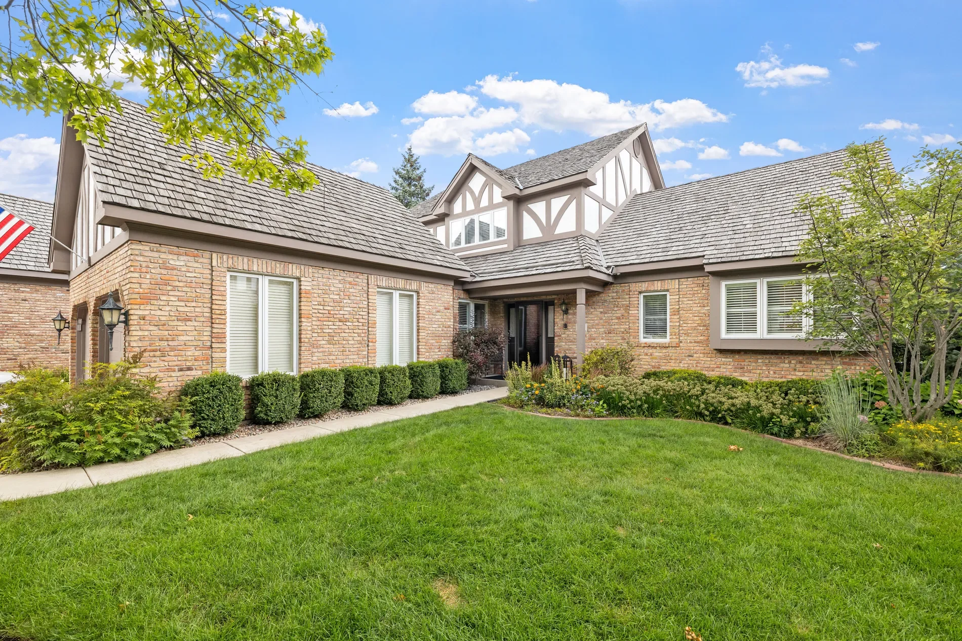 55 Chesterfield Court , Burr Ridge, IL 60522, Burr Ridge, Illinois, United States. - Photo 14