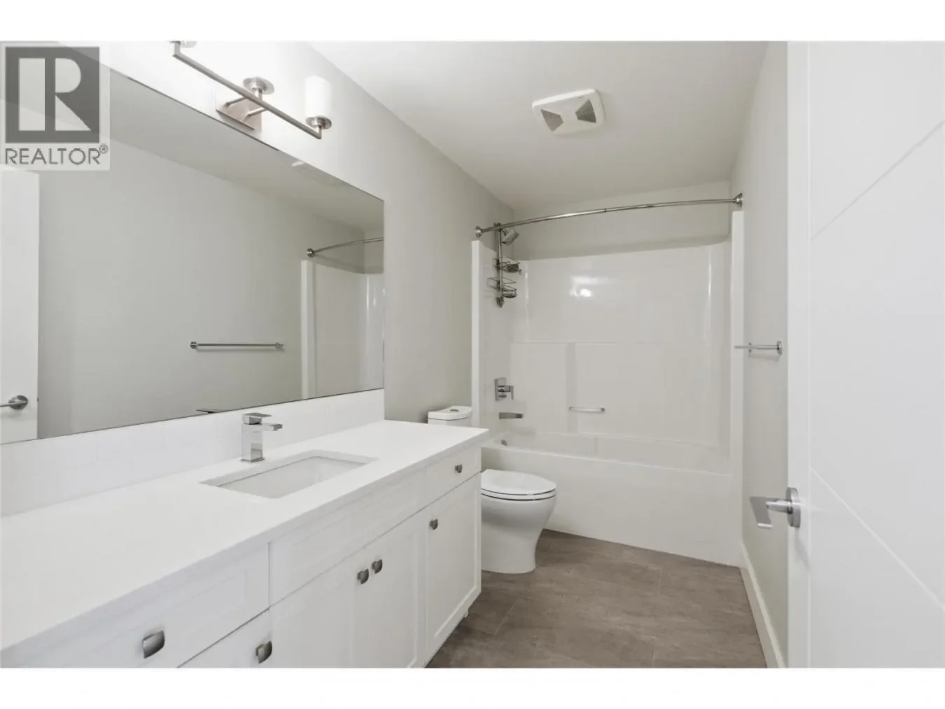 127 Ridge Park, Penticton, British Columbia, Canada. - Photo 14