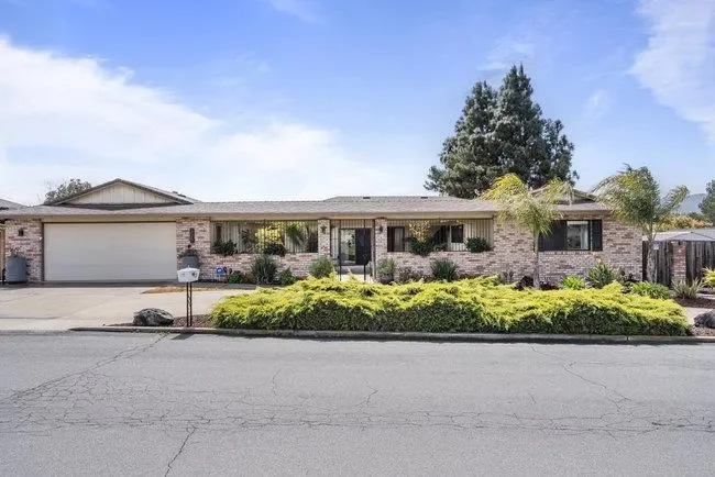 725 Ridgemark Drive, Hollister, Ca, 95023
