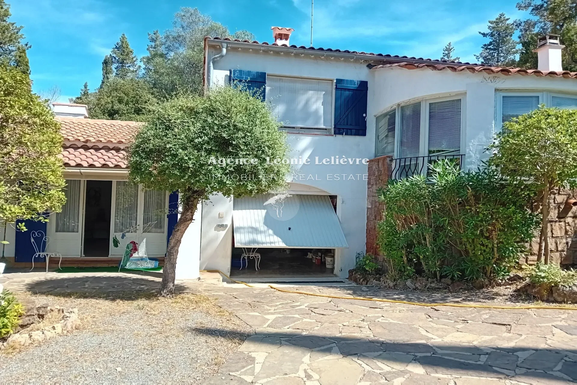 Roquebrune-sur-Argens, Provence-Alpes-Côte d'Azur, France. - Photo 2