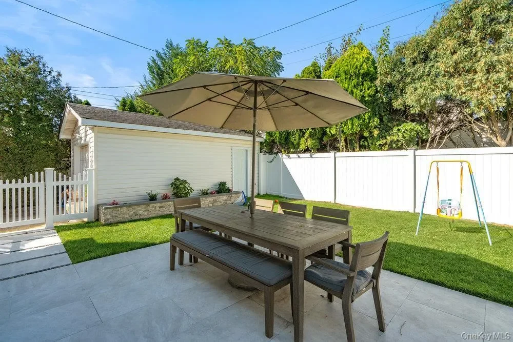 116 Sperry Blvd Boulevard, New Hyde Park, New York, United States. - Photo 34