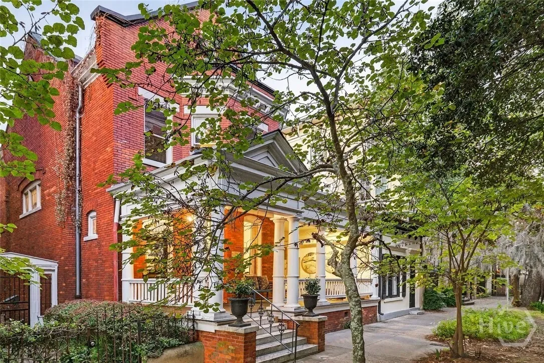 106 E Harris Street, Savannah, Georgia, United States. - Photo 2