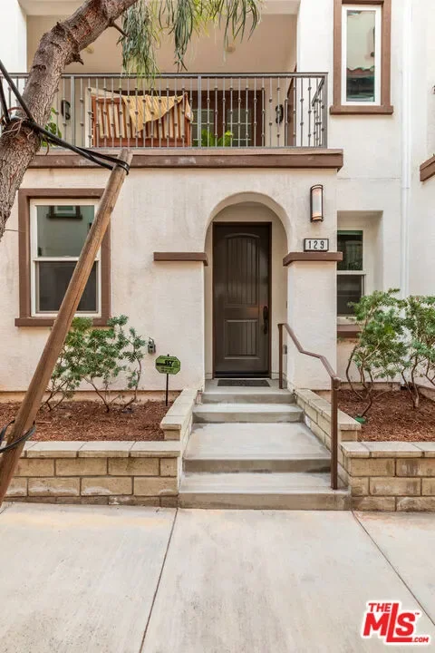 129 S Cessna Lane, Los Angeles, California, United States. - Photo 40