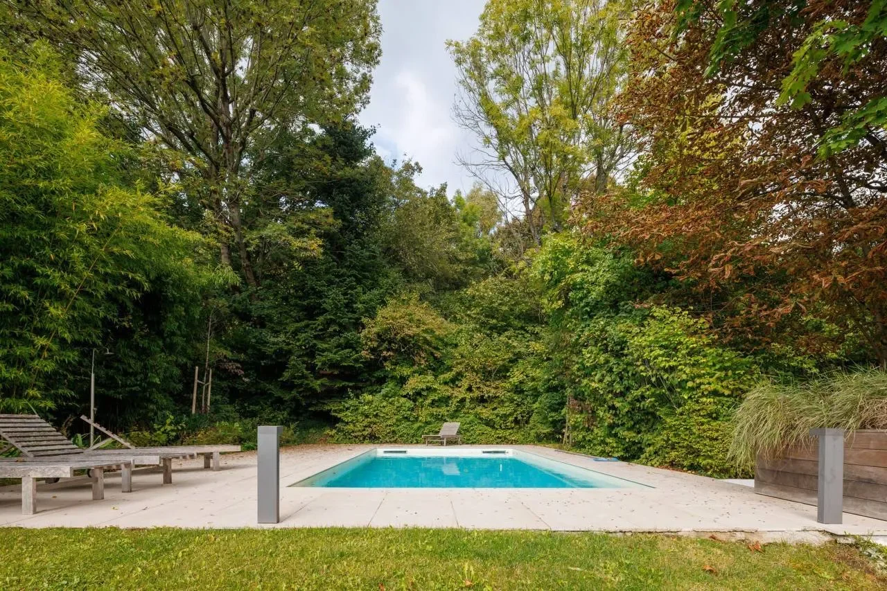 Exterior photo 4