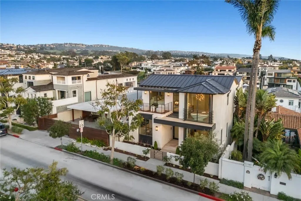 304 Poppy Ave, Newport Beach, California, United States. - Photo 27