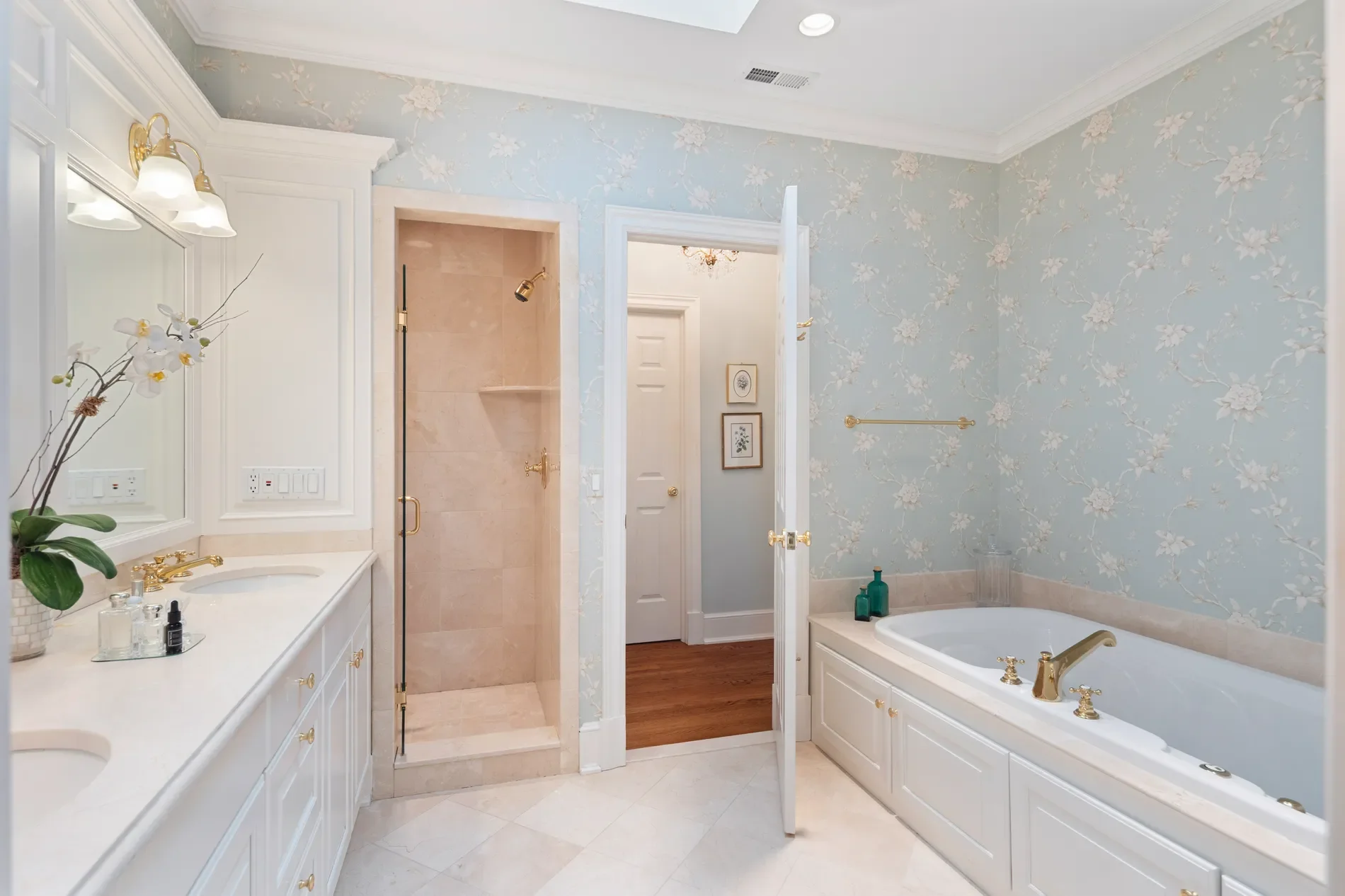 197 Park Street 13, New Canaan, CT 06840, New Canaan, Connecticut, United States. - Photo 20