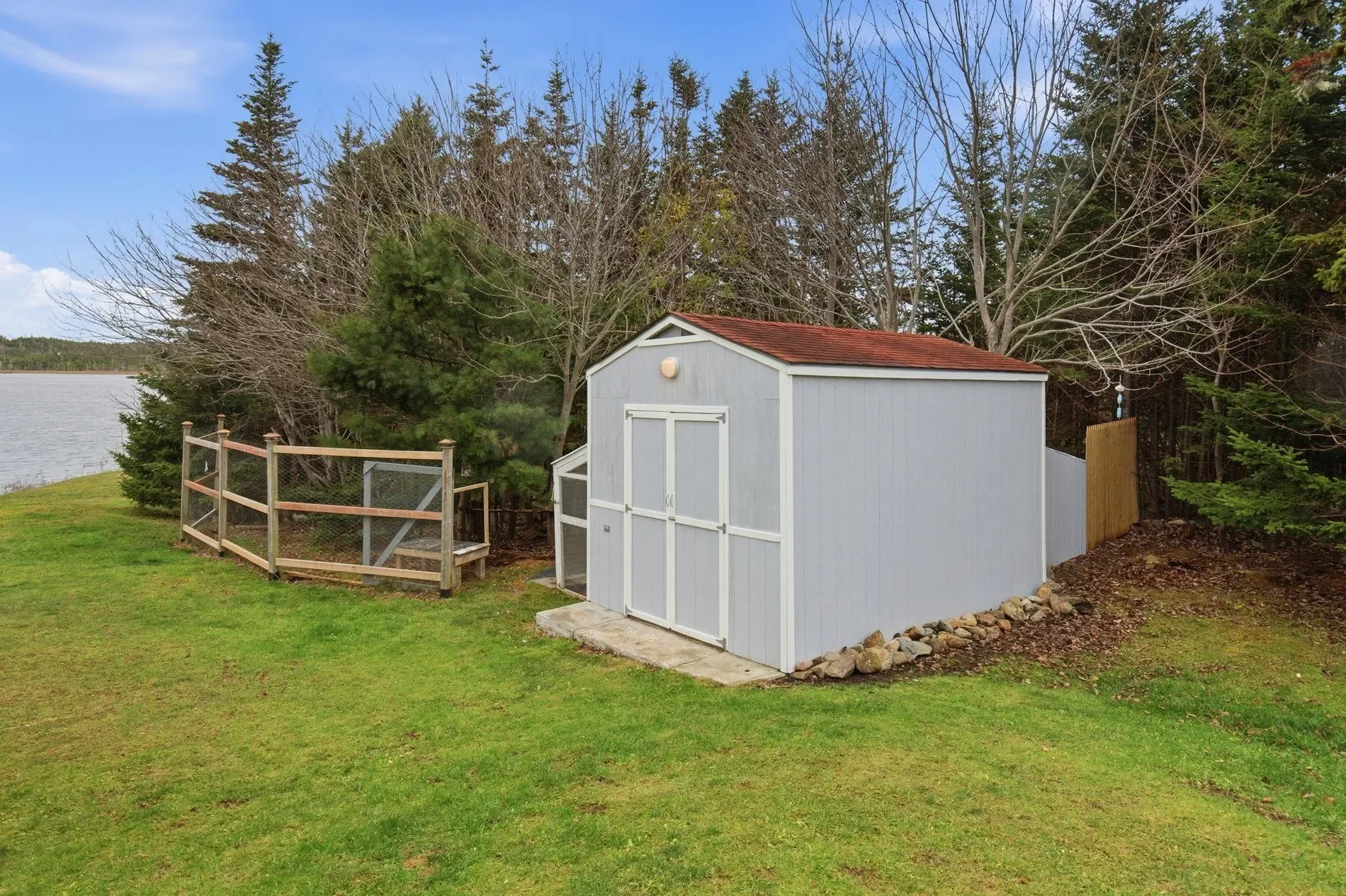 Exterior photo 6