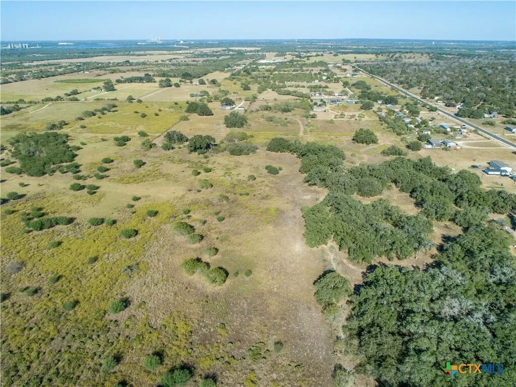 21123 Lamm Road, Elmendorf, TX 78112, Elmendorf, Texas, United States. - Photo 8