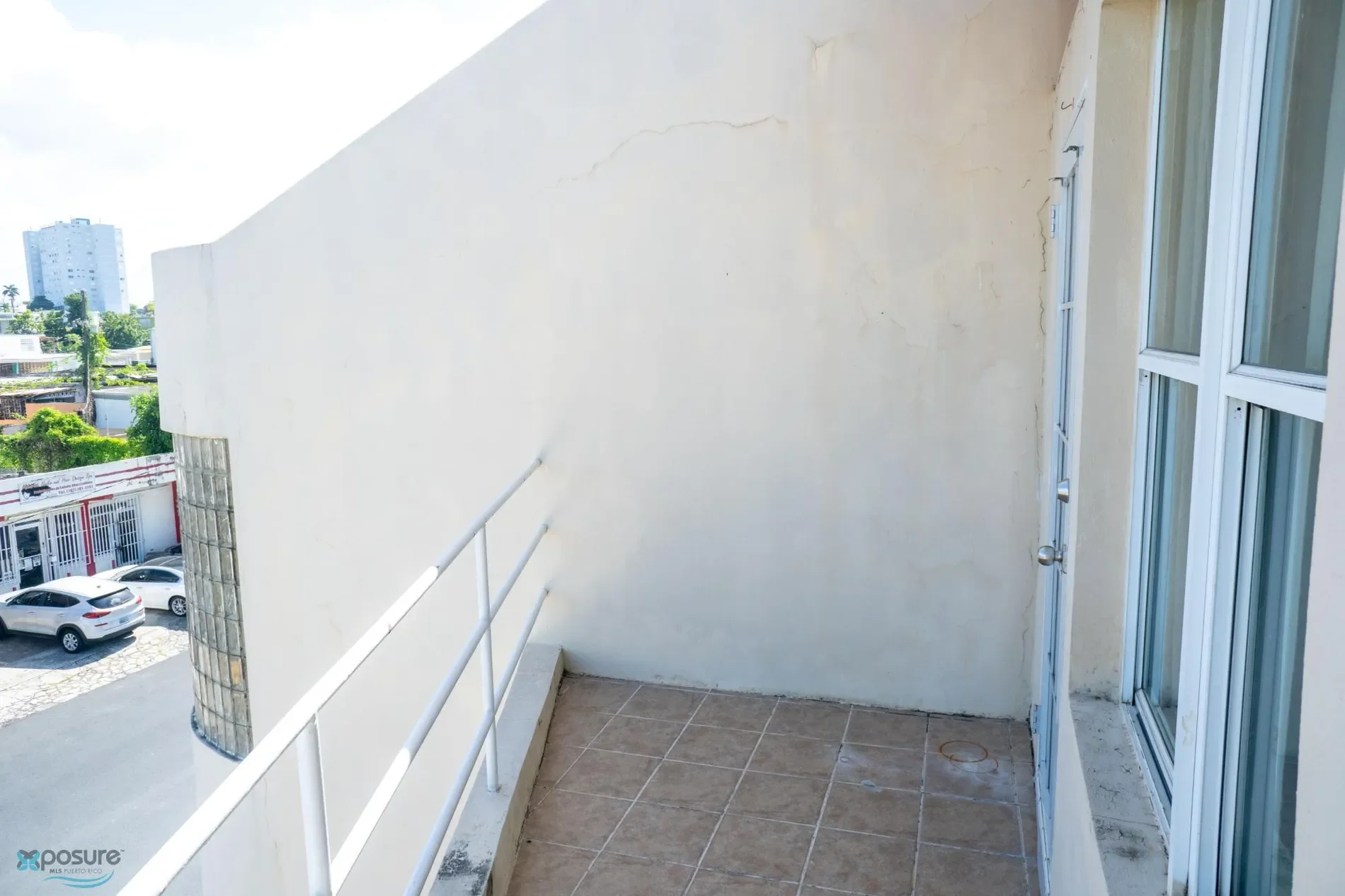 Exterior photo 5