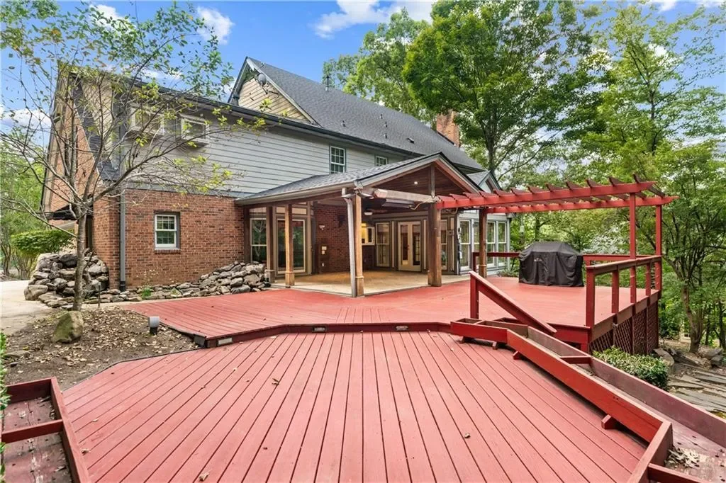 7300 Chattahoochee Bluff Drive, Atlanta, Georgia, United States. - Photo 14