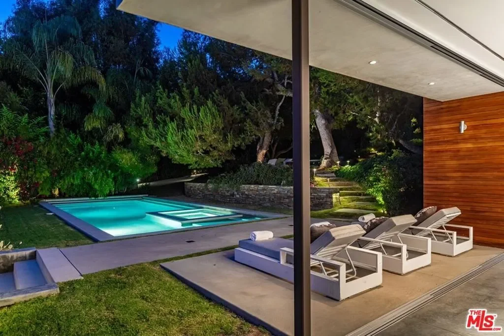 32554 Pacific Coast Highway, Malibu, California, United States. - Photo 11