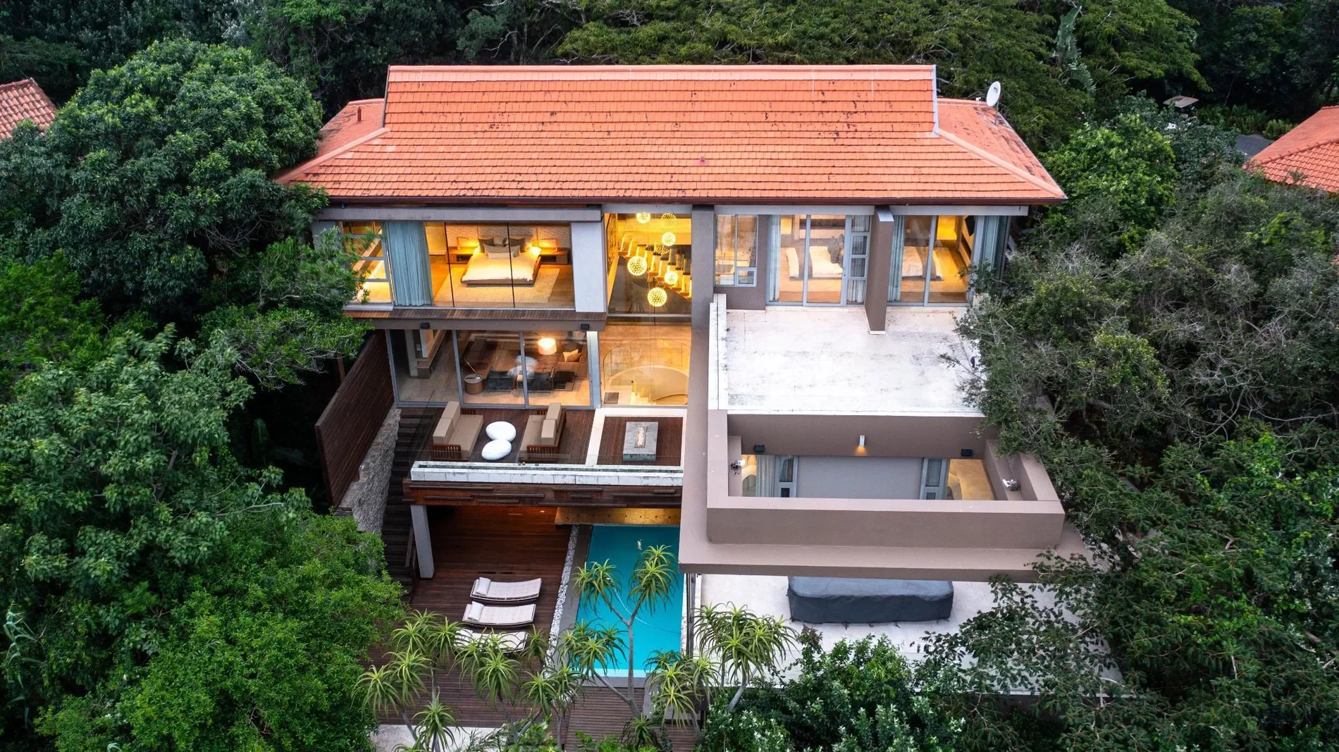 Exterior photo 3