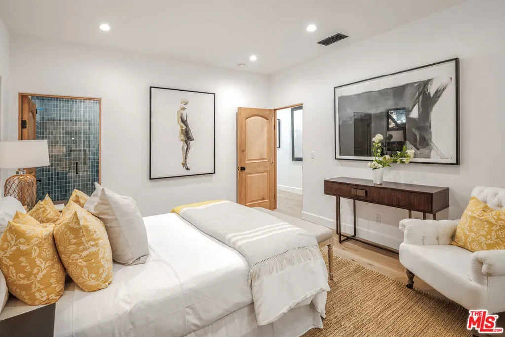 913 S Mullen Avenue, Los Angeles, California, United States. - Photo 49