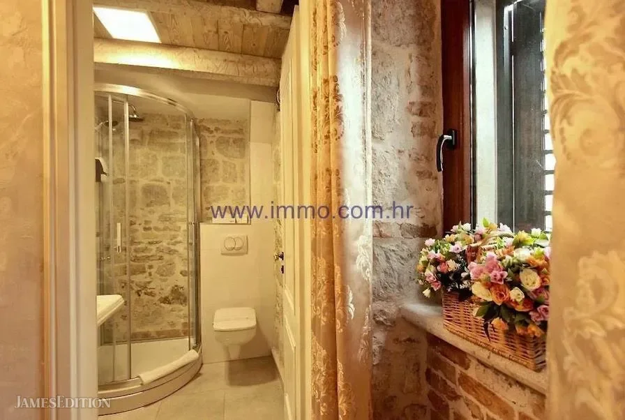 Gallery photo 10