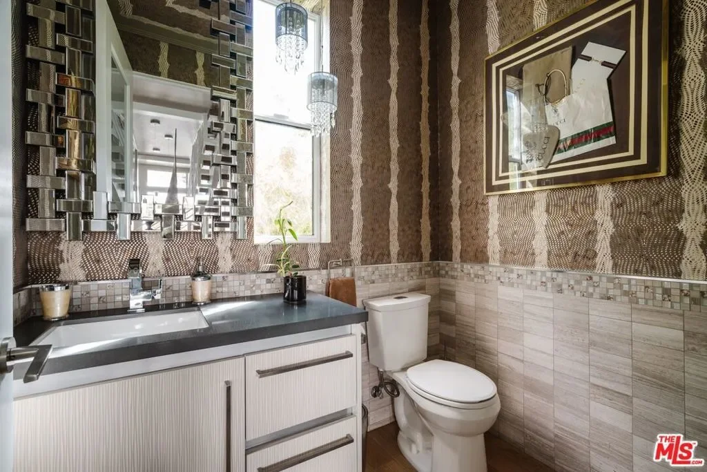6732 W HEPBURN Way, Los Angeles, California, United States. - Photo 21