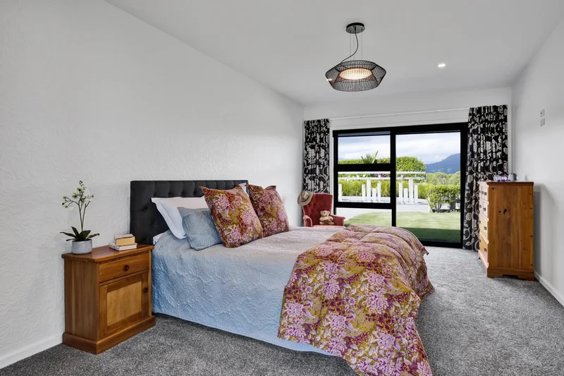 Omata, Taranaki, New Zealand. - Photo 32