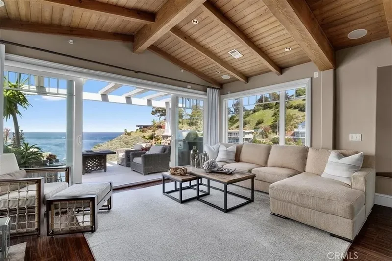 133 Upper Terrace Road, Avalon, California, United States. - Photo 13