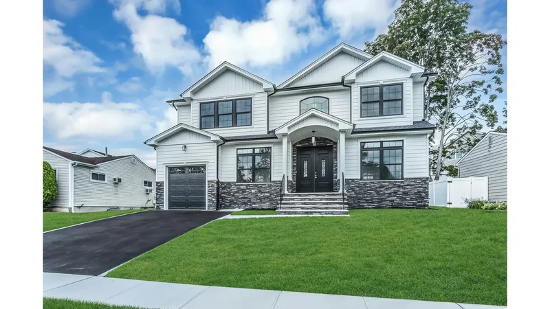 8 Sebree Place, Plainview, New York, United States. - Photo 15