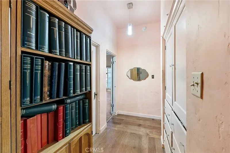 819 S Curson Avenue, Los Angeles, California, United States. - Photo 7