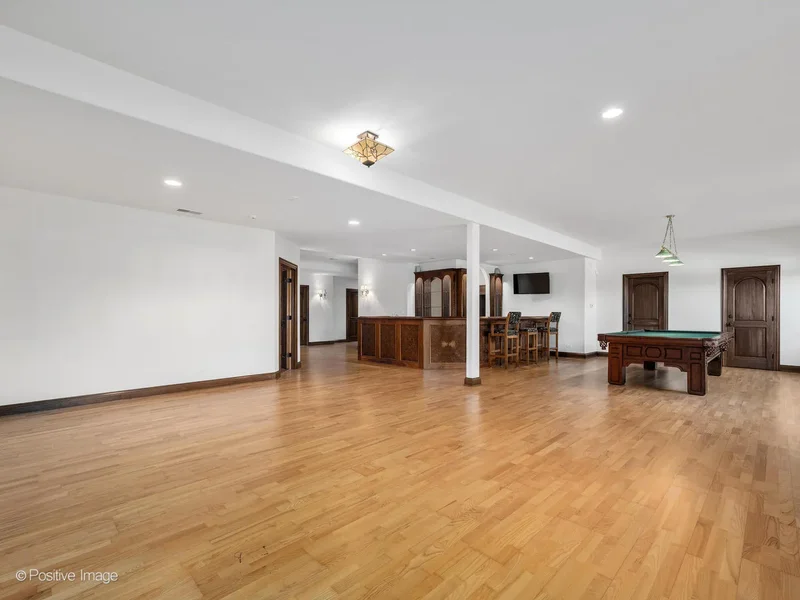 48 FOREST GATE Circle, Oak Brook, Illinois, United States. - Photo 17