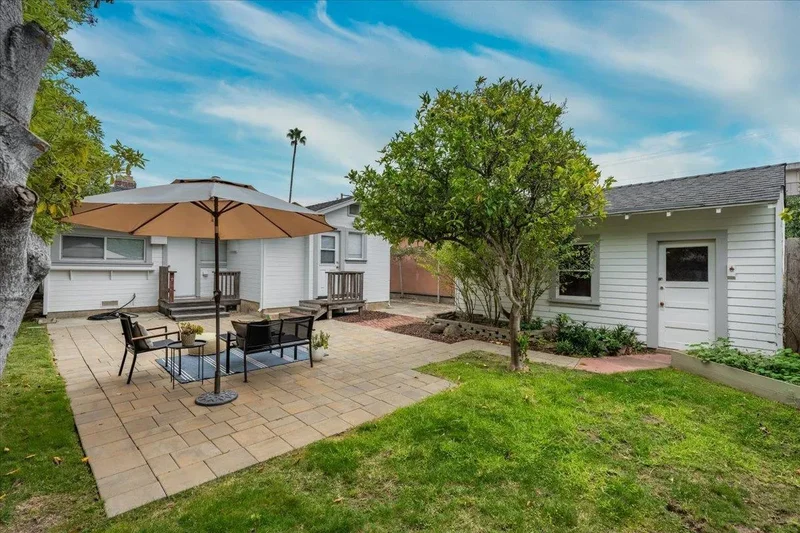 207 2nd Avenue, Santa Cruz, California, United States. - Photo 3