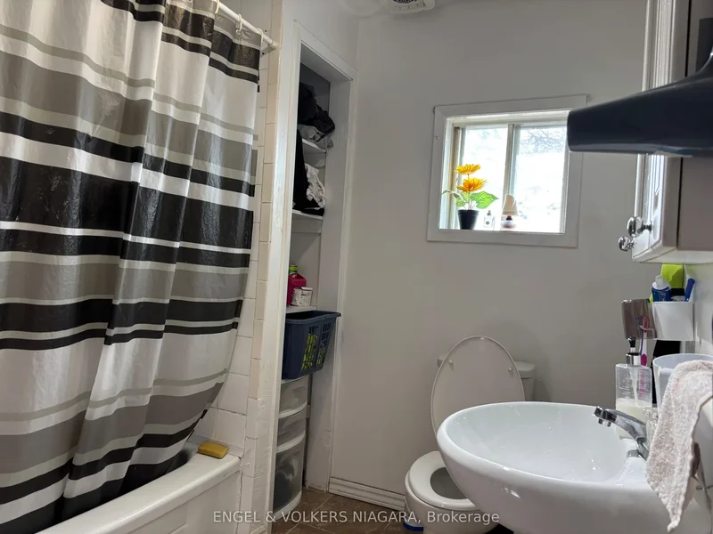 6218 Culp Street, Niagara Falls, Ontario, Canada. - Photo 4