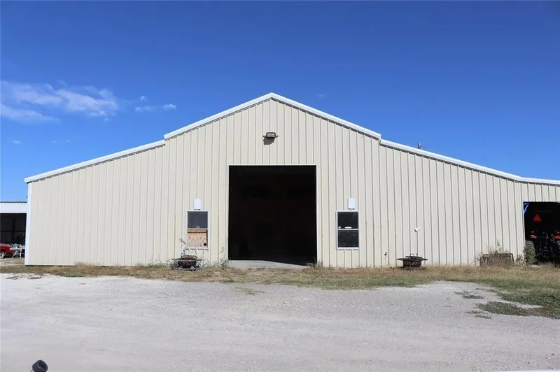 5646 N US Highway 69, Celeste, Texas, United States. - Photo 32