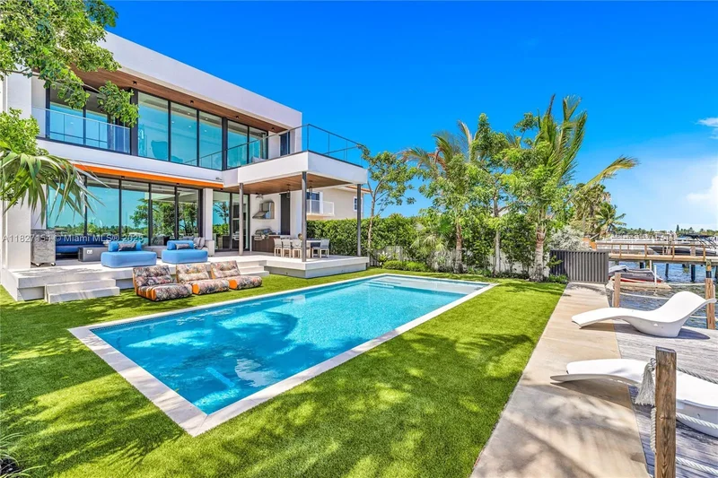 1510 Stillwater Dr, Miami Beach, Florida, United States. - Photo 39