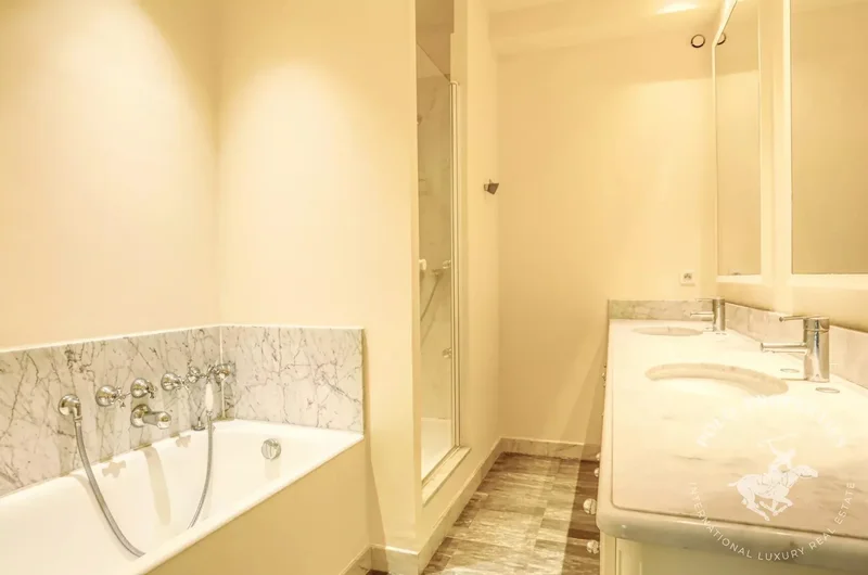 40 Boulevard Maillot, Neuilly-sur-Seine, Île-de-France, France. - Photo 3
