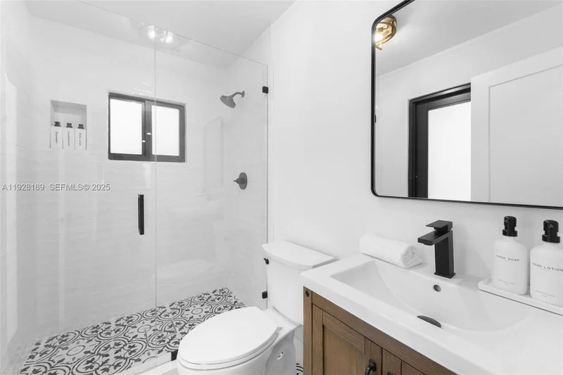 2735 SW 65th Ave, Miami, Florida, United States. - Photo 8