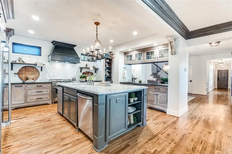 7002 Lakewood Boulevard, Dallas, Texas, United States. - Photo 11