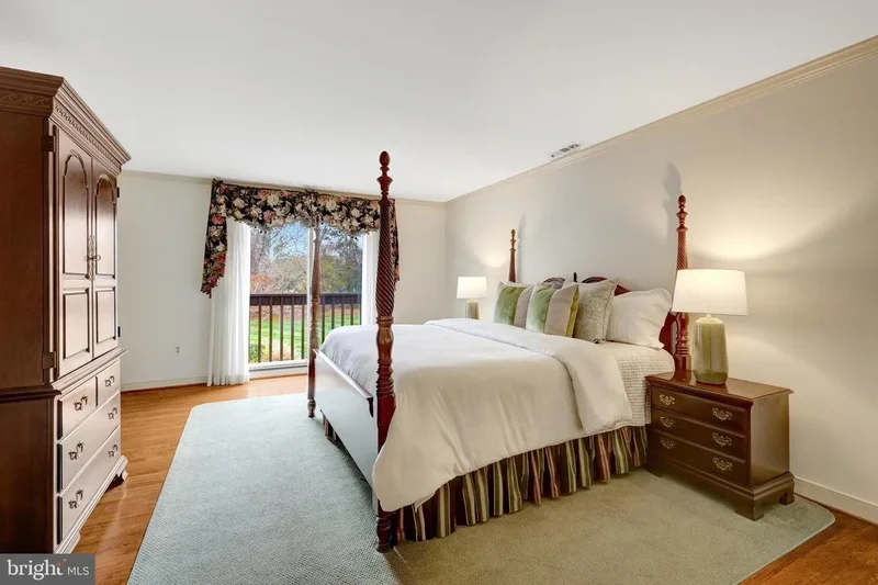 10100 WALKER LAKE DR, GREAT FALLS, VA, 22066, USA, Great Falls, Virginia, United States. - Photo 27