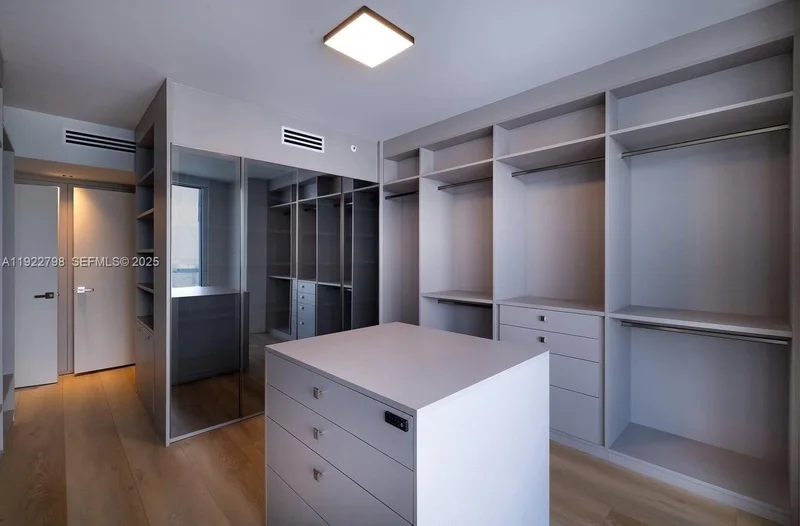 465 Brickell Ave, Miami, Florida, United States. - Photo 35