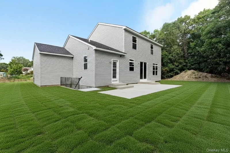 35 Evergreen Avenue, Coram, New York, United States. - Photo 10