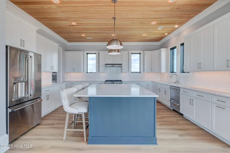 107 Raleigh Avenue, Surf City, North Carolina, United States. - Photo 9