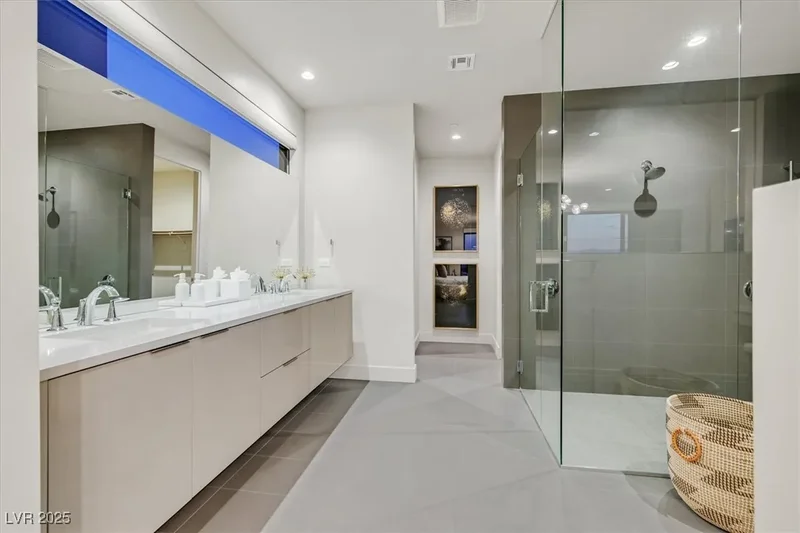 807 Magnum Cliff Court, Henderson, Nevada, United States. - Photo 27