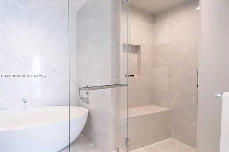 18501 Collins Ave 1104, Golden Beach, Florida, United States. - Photo 9
