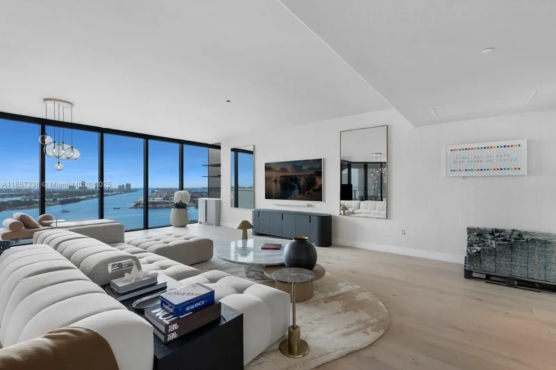1000 Biscayne Blvd 2402, Miami, Florida, United States. - Photo 5