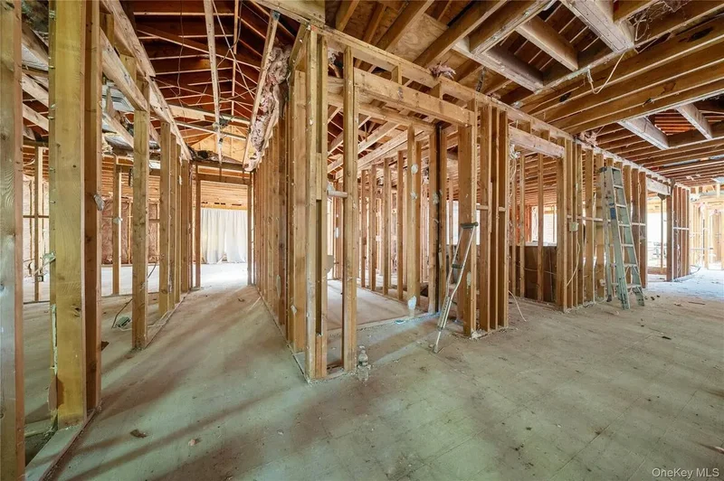 169 Middle Neck Road, Port Washington, New York, United States. - Photo 9