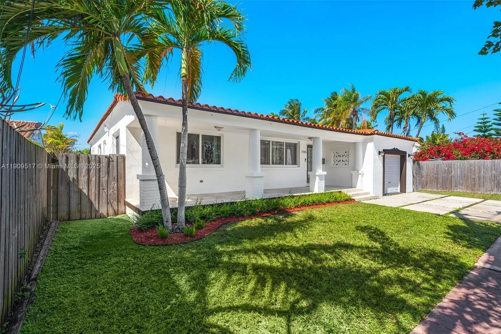 7940 Hawthorne Ave, Miami Beach, Florida, United States. - Photo 11