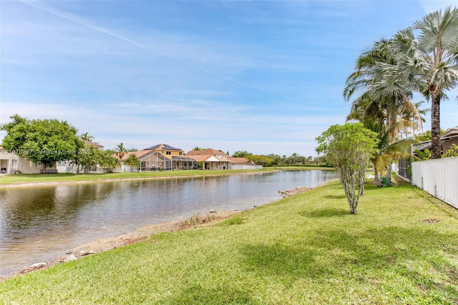 1242 Peregrine Way, Weston, Florida, United States. - Photo 3
