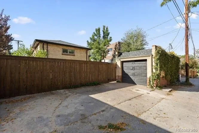725 S Cove Way, Denver, Colorado, United States. - Photo 32