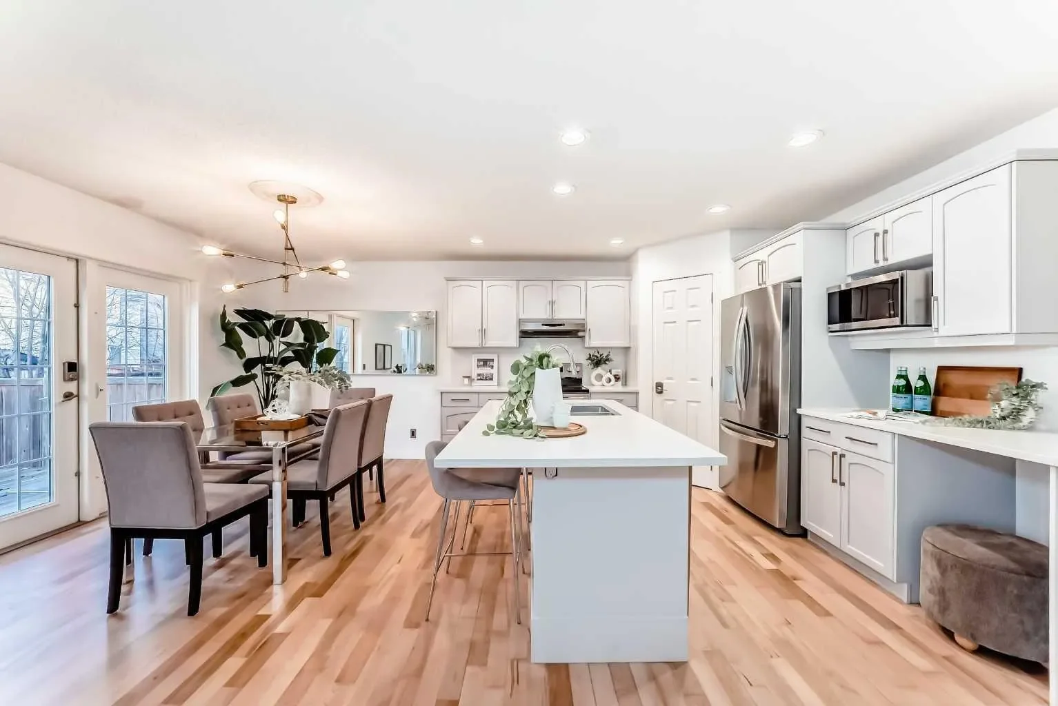117 Chapalina Close SE, Calgary, Alberta, Canada. - Photo 5