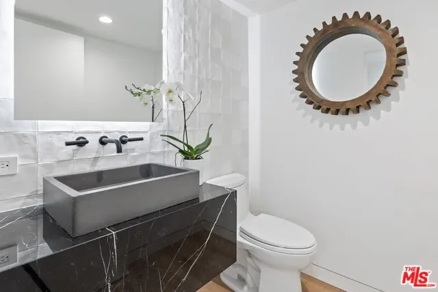 1620 Electric Avenue, Los Angeles, California, United States. - Photo 3