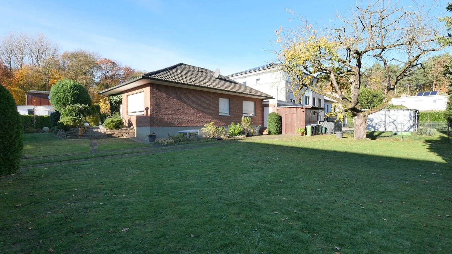 Exterior photo 8