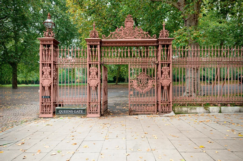 Queen'S Gate, London, England, United Kingdom. - Photo 15