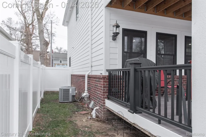 513 Renshaw Street, Rochester, MI 48307, Rochester, Michigan, United States. - Photo 6