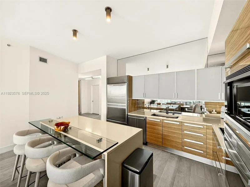 2020 N Bayshore Dr 4103, Miami, Florida, United States. - Photo 17