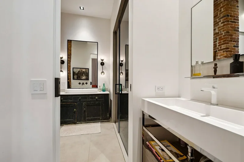 455 Rue St-Pierre, Apt. 240, Montreal, QC H2Y2M8, Montreal, Quebec, Canada. - Photo 25